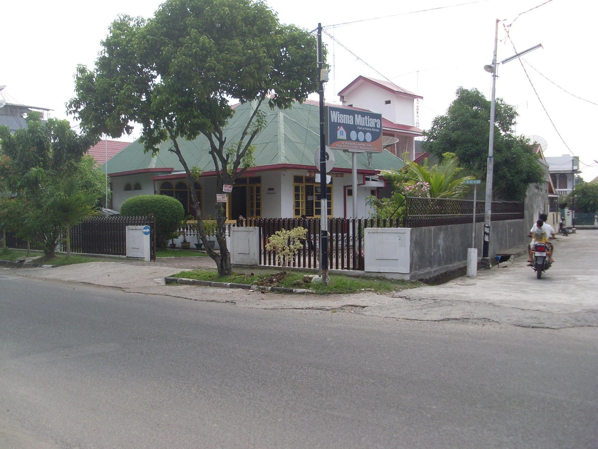 Wisma Mutiara Padang  Eksteriør billede